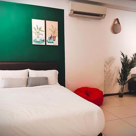 The Landmark By Katana 3Br To 4Br Luxury Seaview Landmark Homestay At Gurney 15-16Pax 无敌海景套房 Tanjung Tokong Екстериор снимка