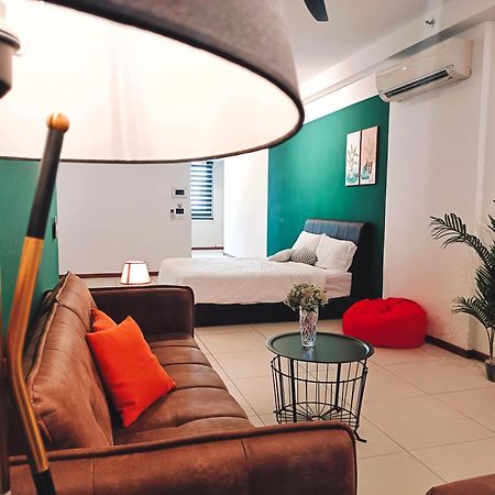 The Landmark By Katana 3Br To 4Br Luxury Seaview Landmark Homestay At Gurney 15-16Pax 无敌海景套房 Tanjung Tokong Екстериор снимка