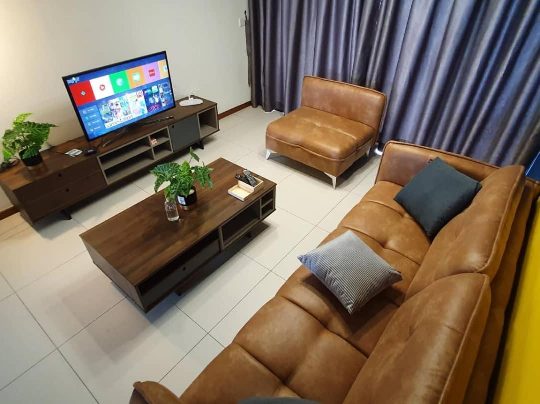 The Landmark By Katana 3Br To 4Br Luxury Seaview Landmark Homestay At Gurney 15-16Pax 无敌海景套房 Tanjung Tokong Екстериор снимка